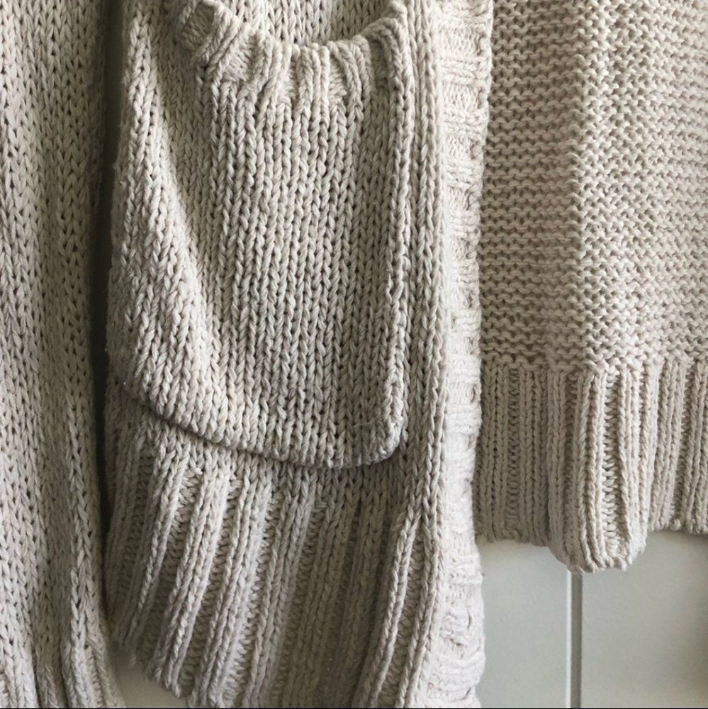 Abercrombie and Fitch Cream Cardigan - Picture 3 of 10